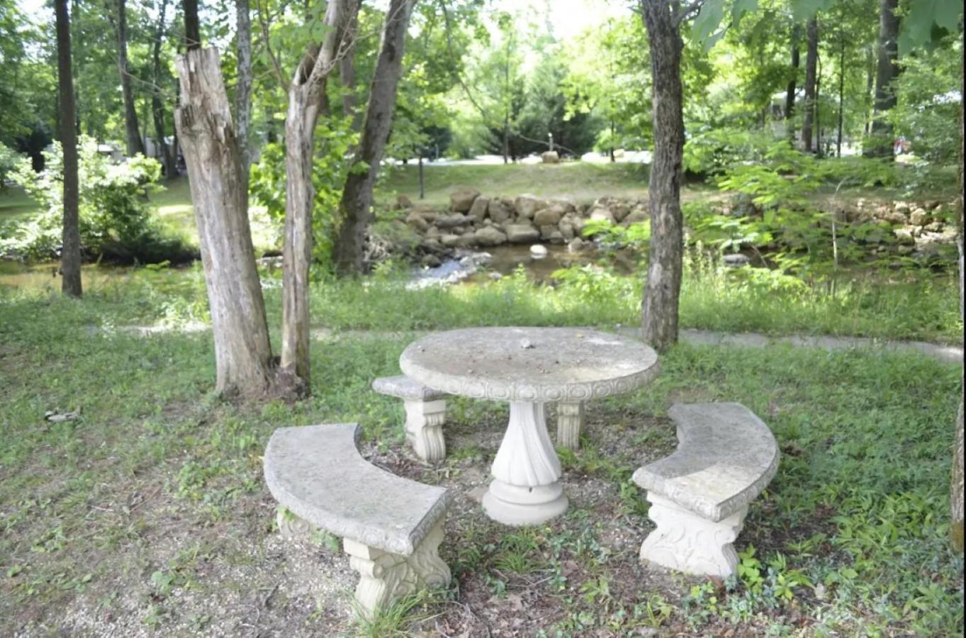 Creekside Cottage*Hot Tub*Entire Home-Pigeon Forge Luaran gambar