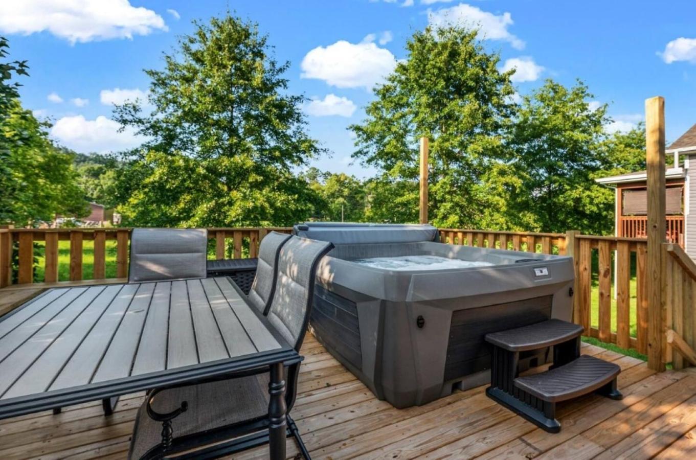 Creekside Cottage*Hot Tub*Entire Home-Pigeon Forge Luaran gambar