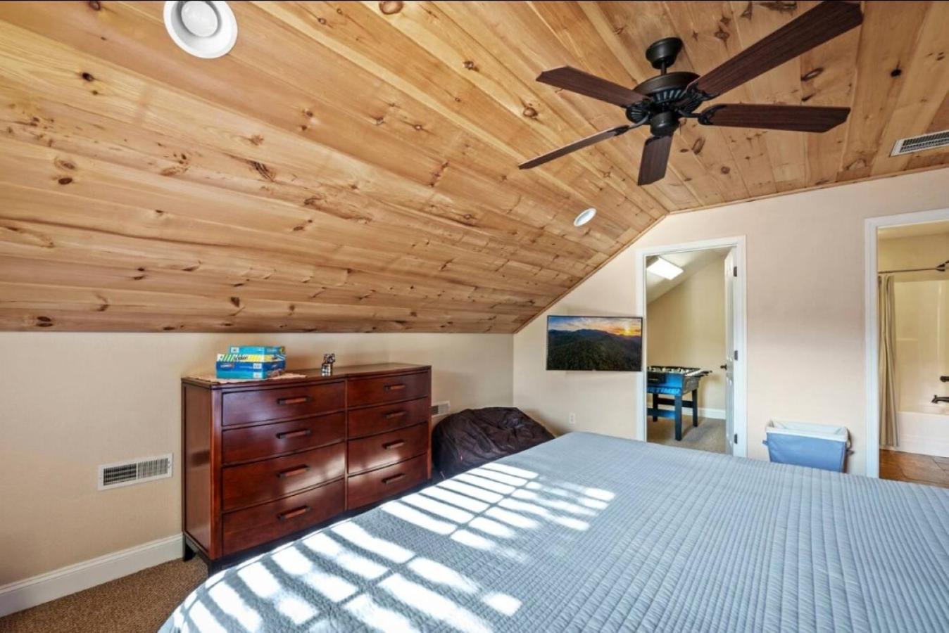 Creekside Cottage*Hot Tub*Entire Home-Pigeon Forge Luaran gambar