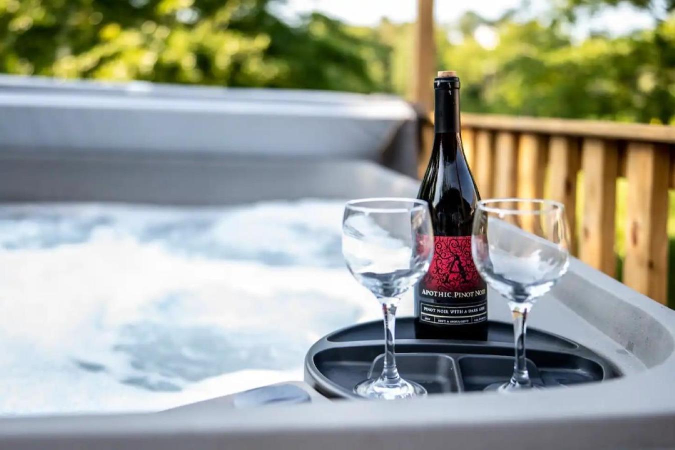 Creekside Cottage*Hot Tub*Entire Home-Pigeon Forge Luaran gambar